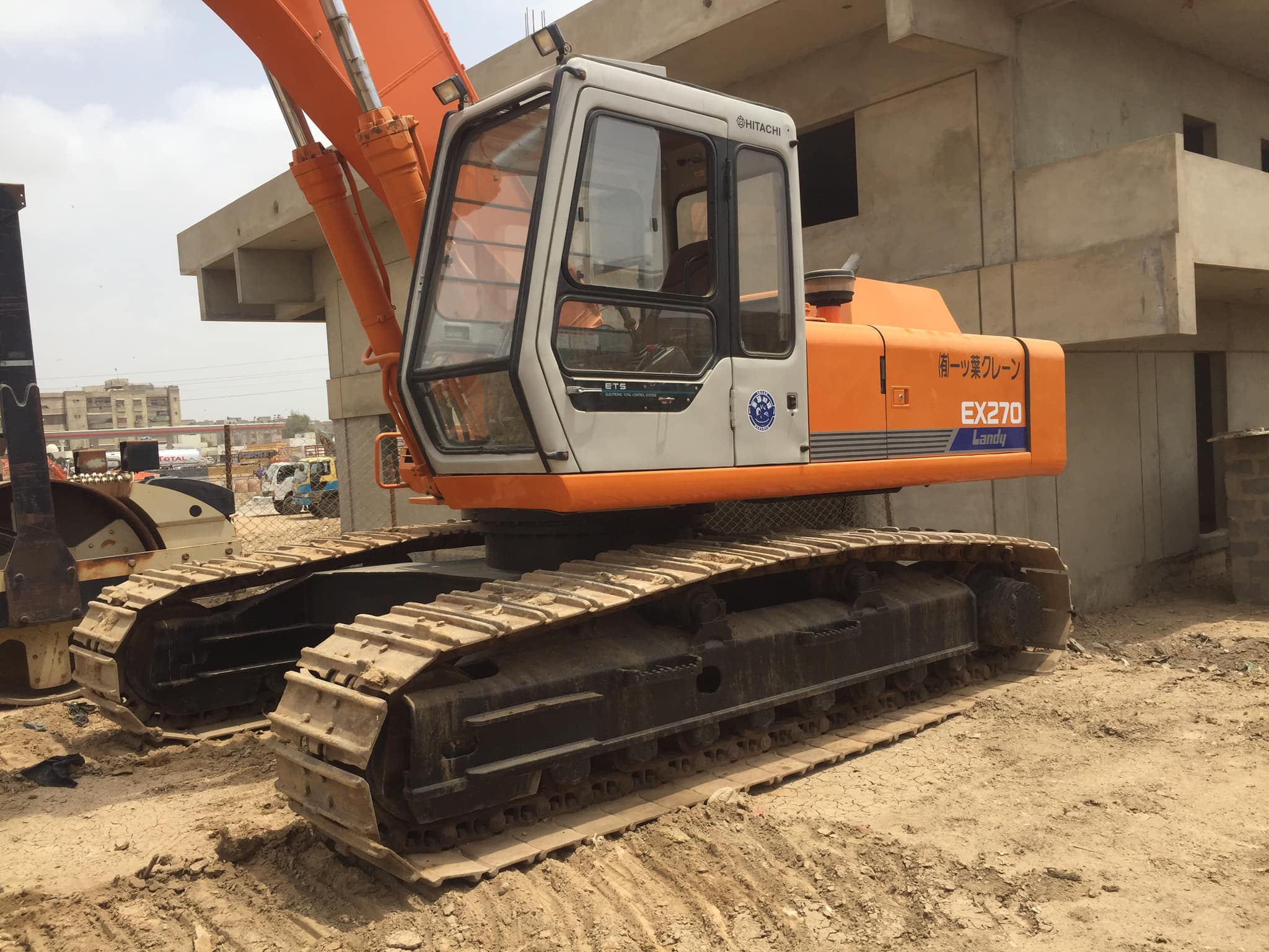 HITACHI EX270 EXCAVATOR Zahid Khan International & Co. Excavators